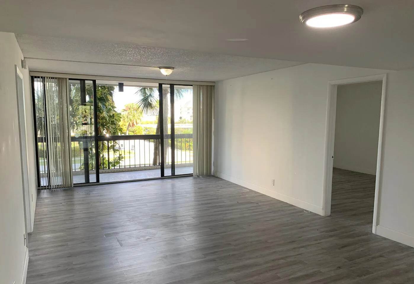 2 bed, 2.0 bath, 1116 sqft, $2,100 — Photo 2