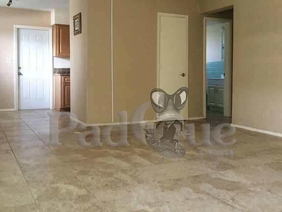 5th image of 2738 NE 30th Pl APT 4