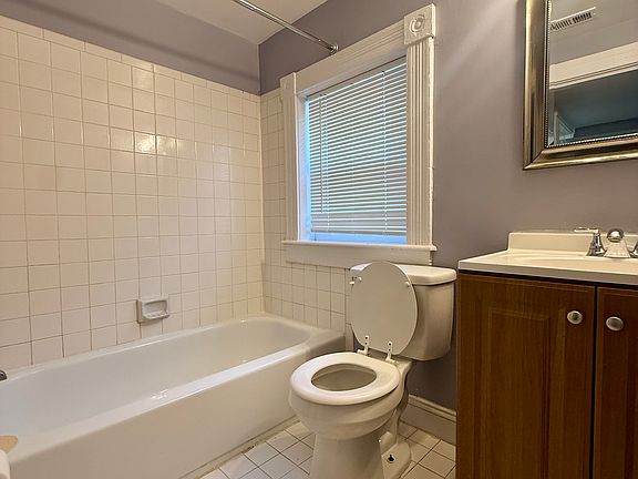 3rd image of 1726 Saint Paul St #1D