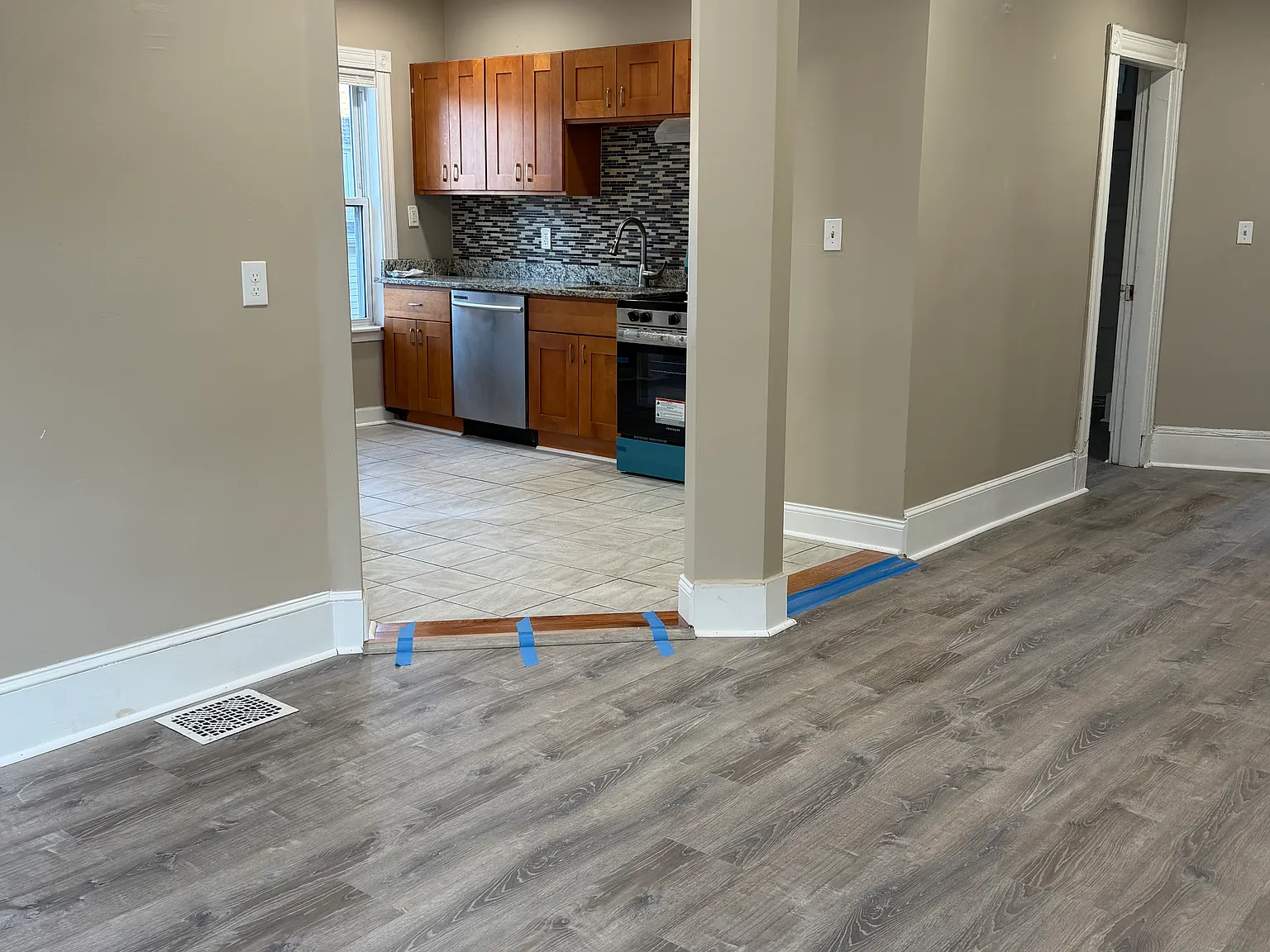3 bed, 1100 sqft, $2,500 — Photo 3