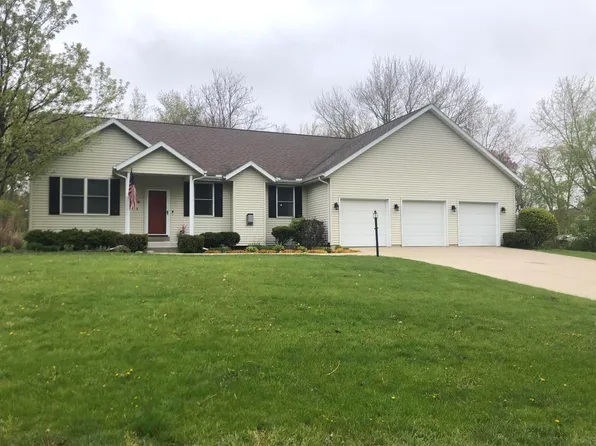 1667 Fetke Dr, Saint Joseph, MI 49085