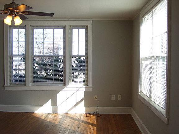 2nd image of 610 E North St APT 2