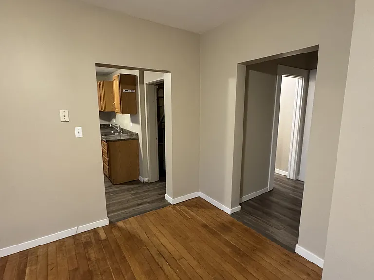 342 W Spruce St — Photo 9
