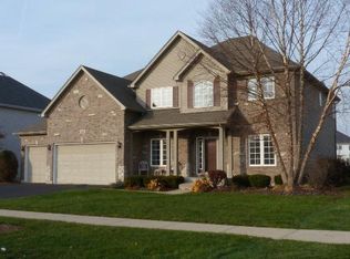 585 Arrowhead Dr, Yorkville, IL 60560