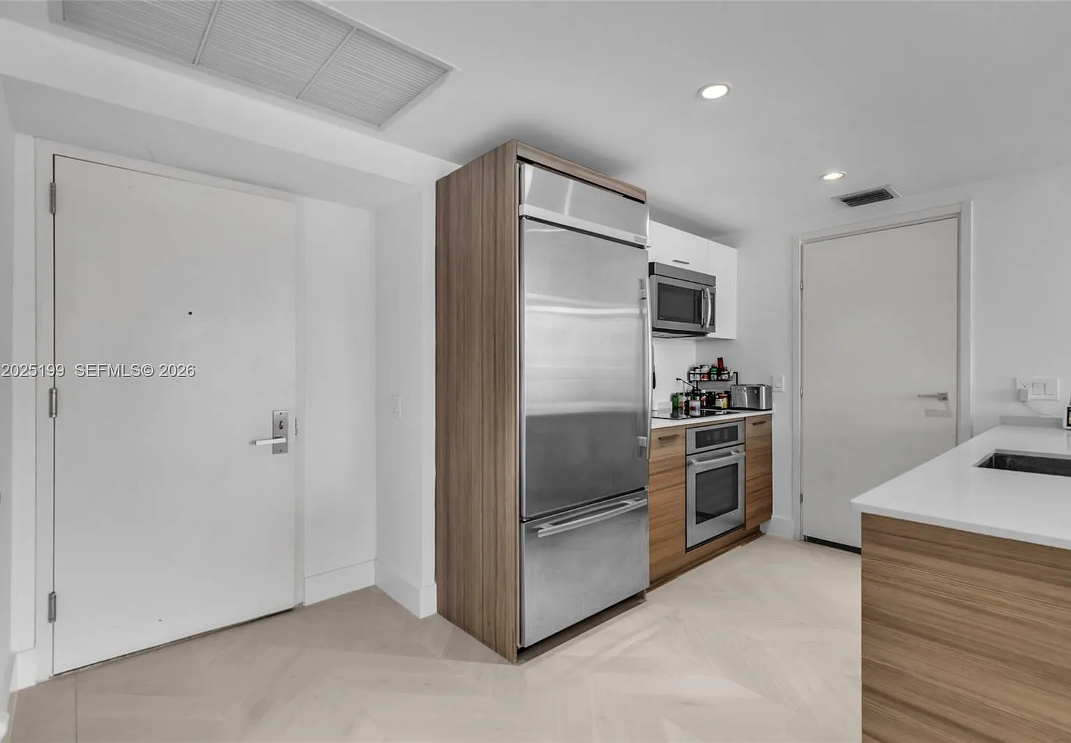 Brickellhouse Condo — Photo 2