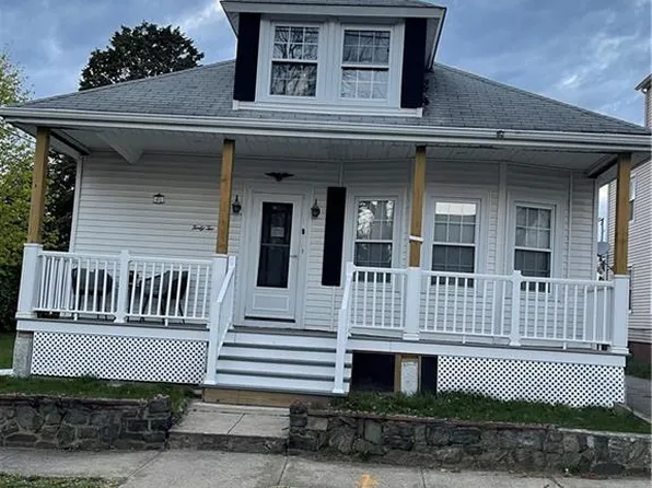 42 Fenwood Ave, Pawtucket, RI 02860