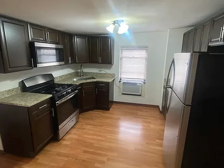 2139 S Western Ave #3 — Photo 6
