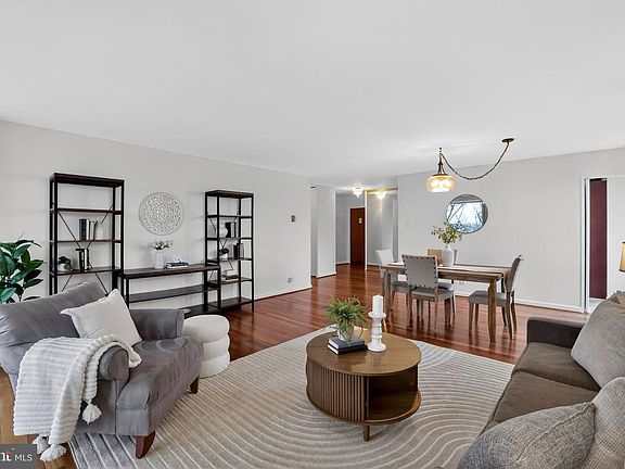 5th image of 1435 4th St SW APT B511