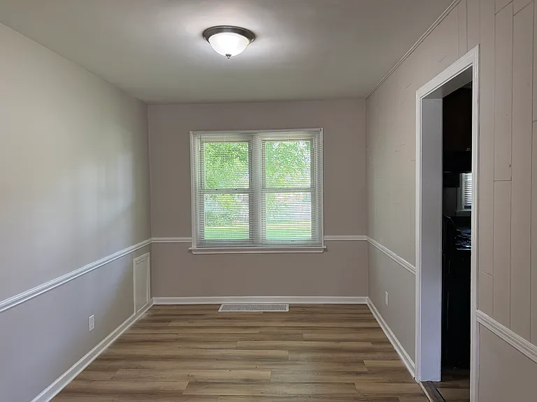 1240 Hickory Rd — Photo 7