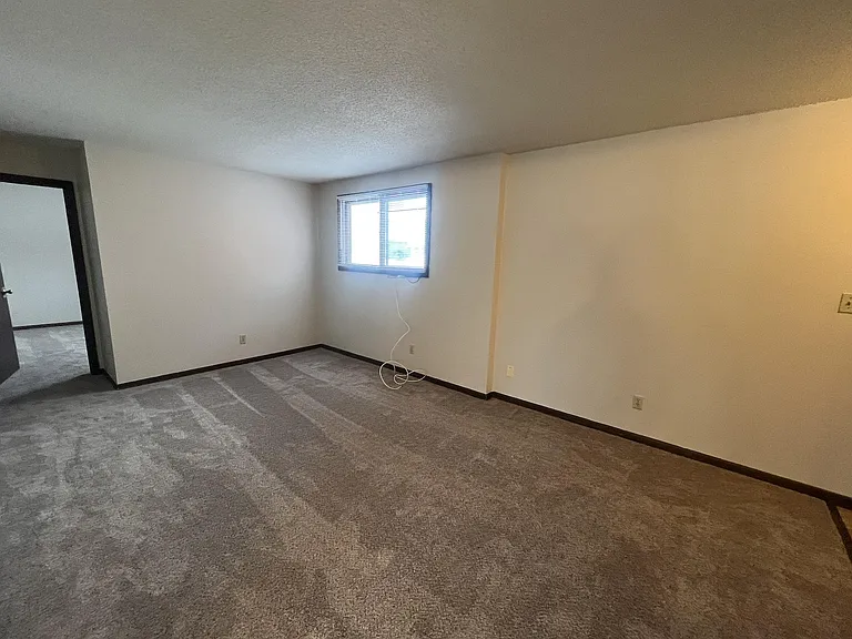 340 S Birchwood Dr #D — Photo 3
