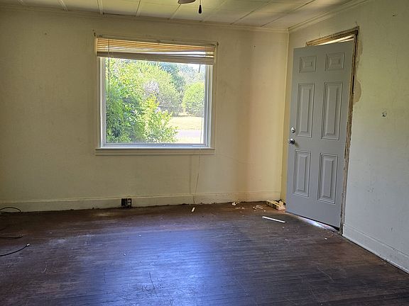 4th image of 4354 Mikado Ave