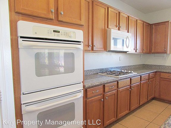 4th image of 722 Bighorn Creek St