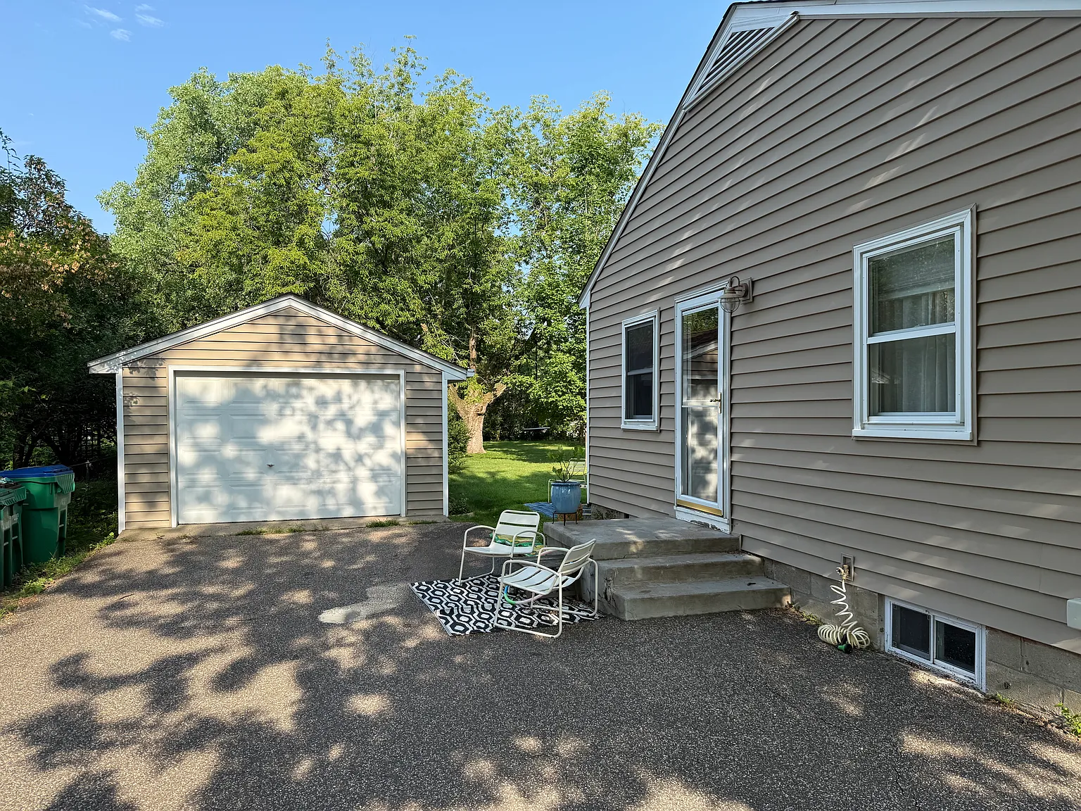2 bed, 1400 sqft, $2,300 — Photo 3