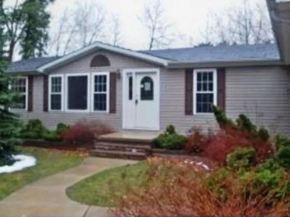 3044 Cornelius Ct, Green Bay, WI 54311