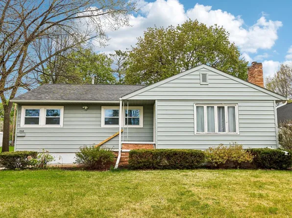 1208 Barnes STREET, Delavan, WI 53115