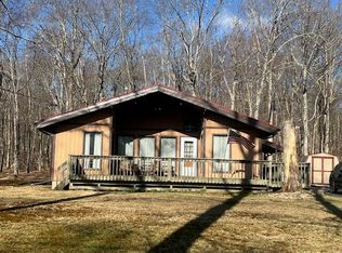 172 Traverse Rd, Dingmans Ferry, PA 18328