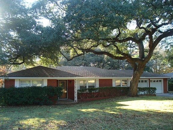 3rd image of 316 Harvey Dr