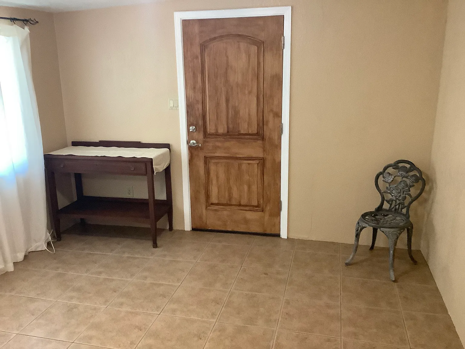 2 bed, 650 sqft, $1,300 — Photo 4