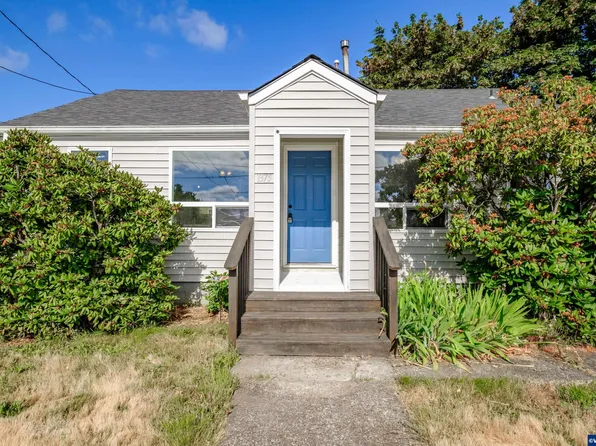 1375 SW 9th St, Dallas, OR 97338