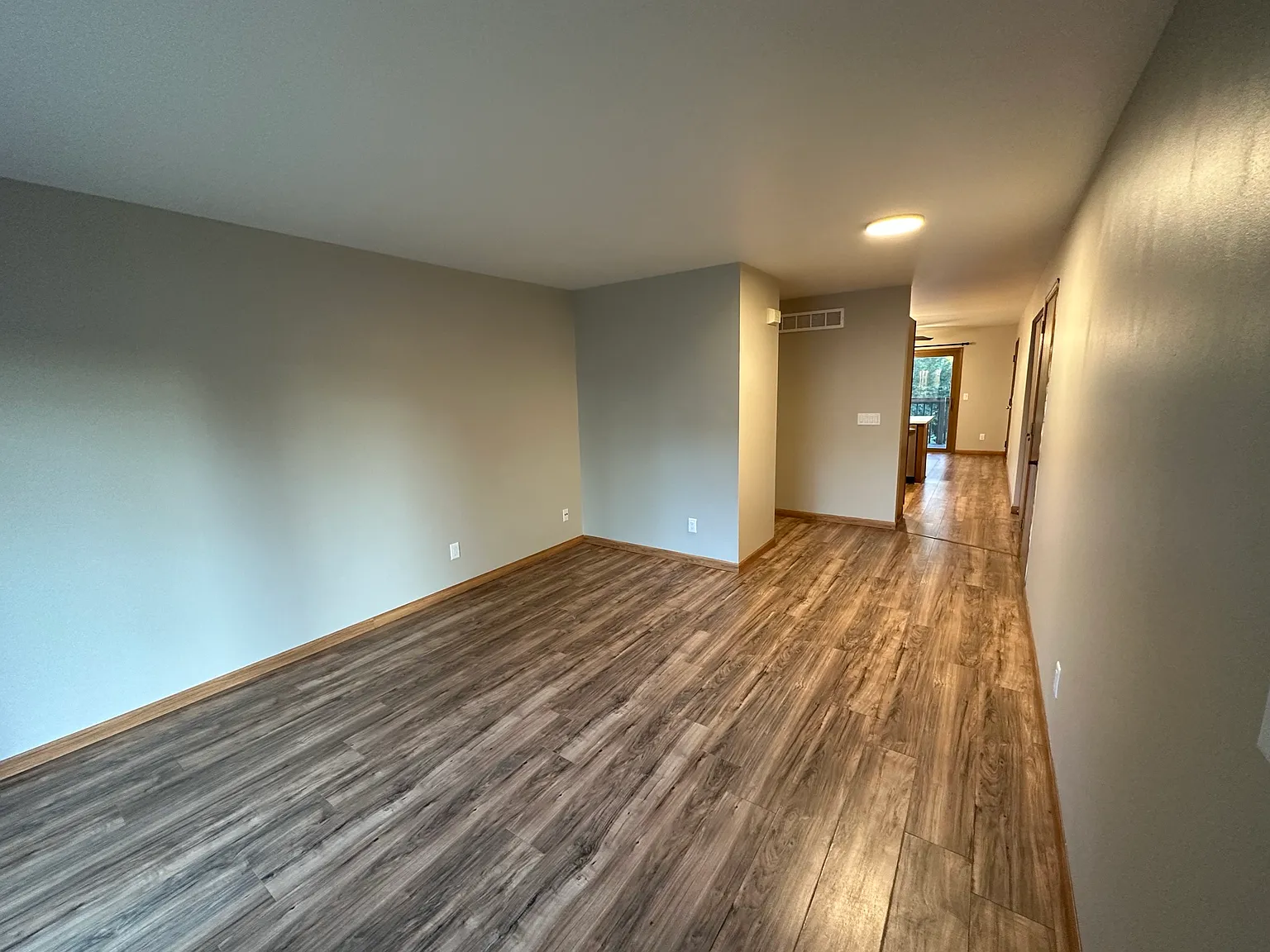 2 bed, 1176 sqft, $1,850 — Photo 3