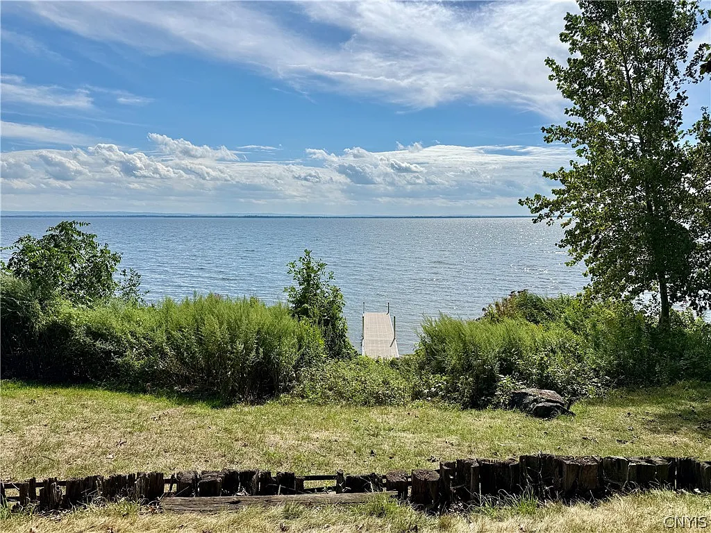 3 bed, 1.5 bath, 1792 sqft, $2,600 — Photo 3