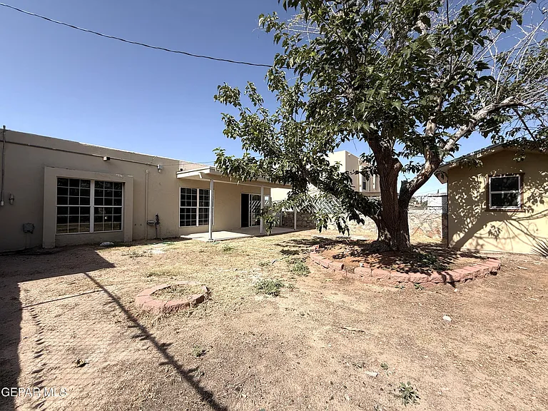 10405 Ashwood Dr #A — Photo 41
