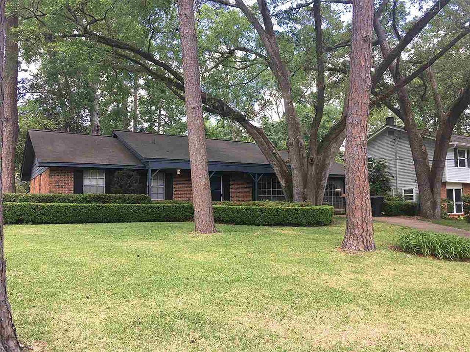 1st image of 200 Winn Cay Dr