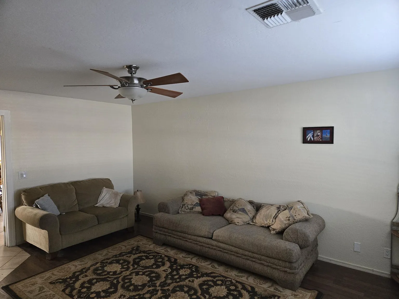 7 bed, 4029 sqft, $545 — Photo 4