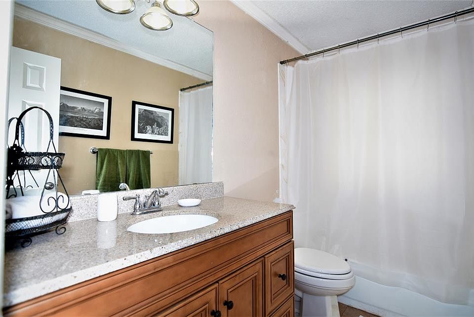 1st image of 100 Cordes Dr