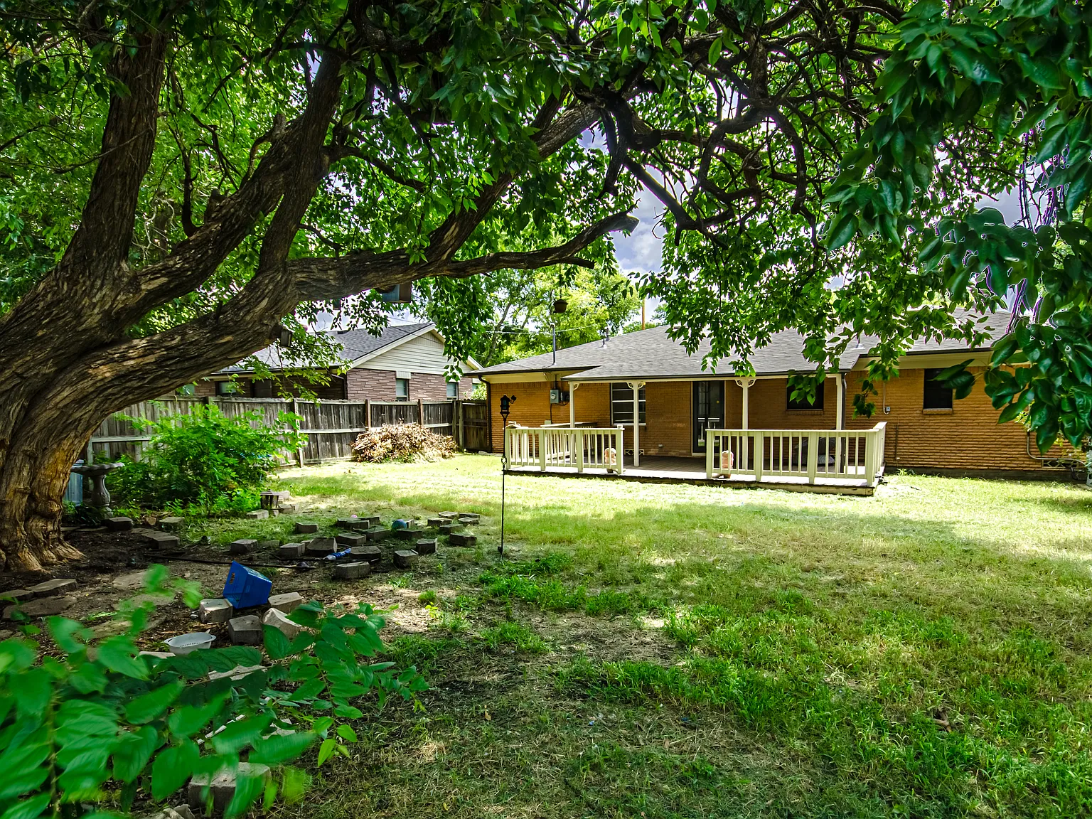 3 bed, 1257 sqft, $1,545 — Photo 2