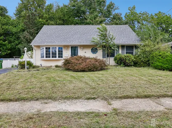 33 Caldwell Rd, Edison, NJ 08817