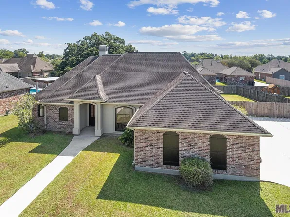 13054 Oak Knoll Dr, Geismar, LA 70734