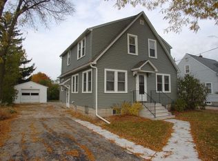 858 6th St, Menasha, WI 54952