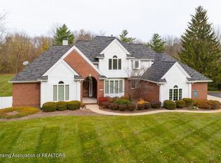 3835 River Cove Dr, Lansing, MI 48917