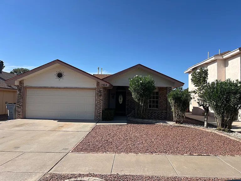 Gambel Quail Dr — Photo 1