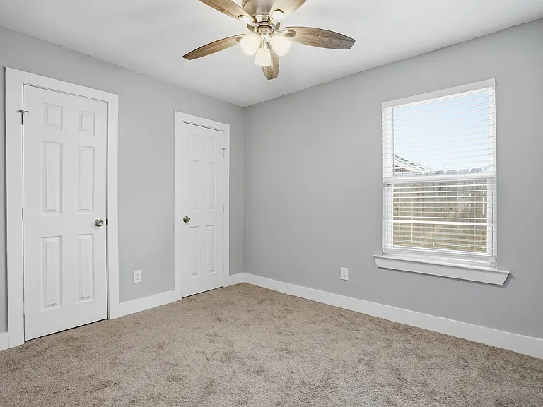 1010 Clinton Park St — Photo 13