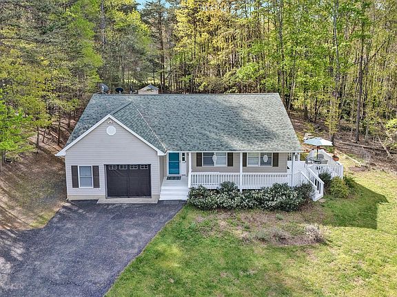 2nd image of 990 Highland Lake Rd