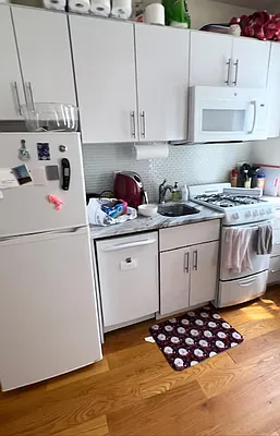 Rented by Manhattan Dwelling Corporation | media 17