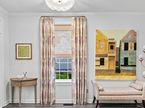 4th image of 1147 Blakeway St
