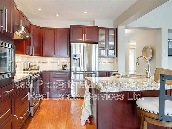 4th image of 71 White St