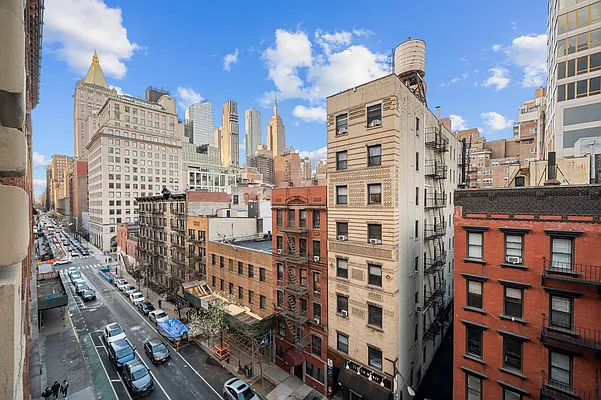 Rented by Douglas Elliman | media 24