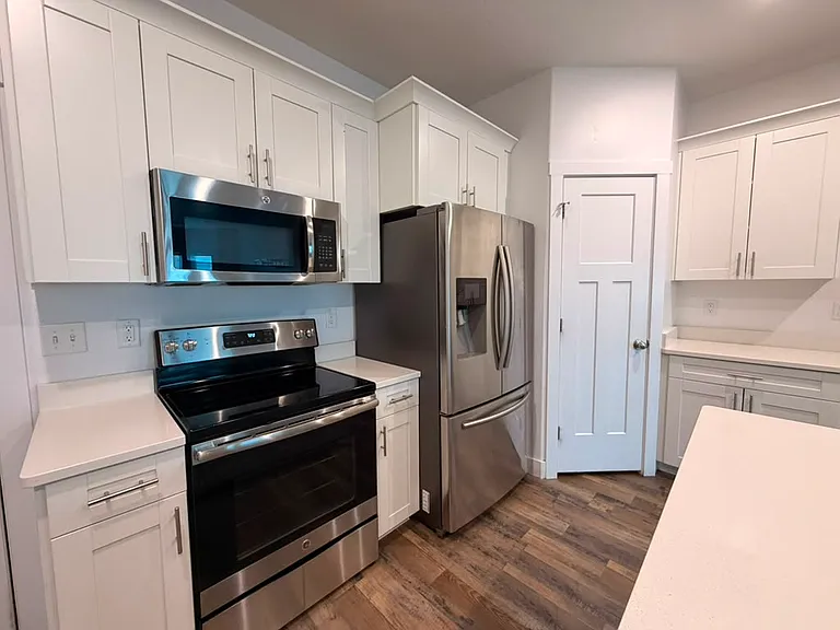 1674 E Talon Way — Photo 4