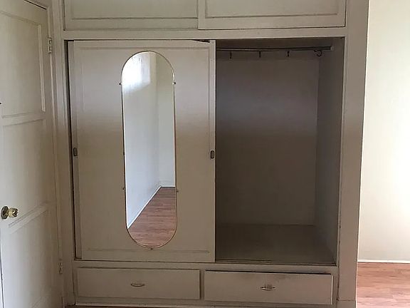 3rd image of 4891 Cape May Ave