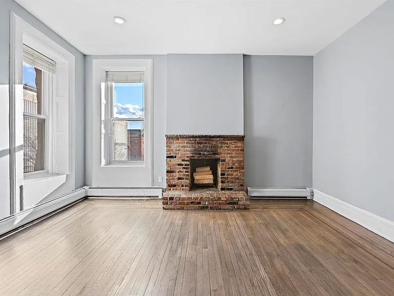 200 Hudson St #4A — Photo 10