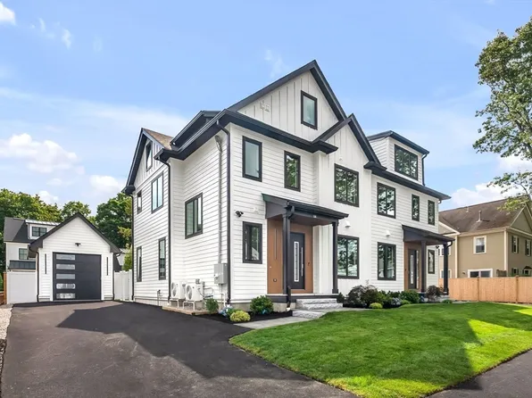 136 Hillside Ave #136, Needham Heights, MA 02494
