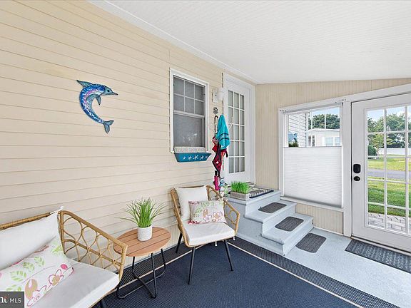 3rd image of 36 Colonial Ln #15608