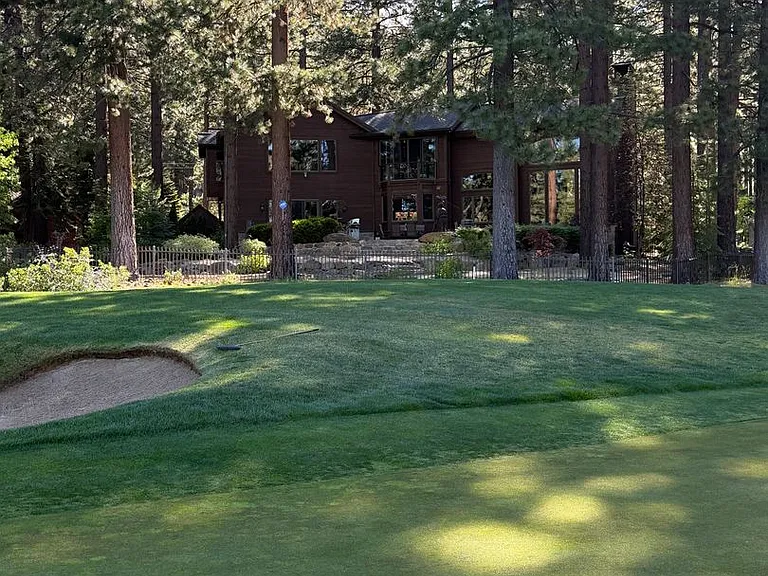 345 Country Club Dr — Photo 1
