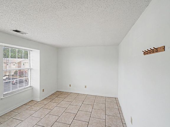 2nd image of 1624 Arlyn Cir APT J