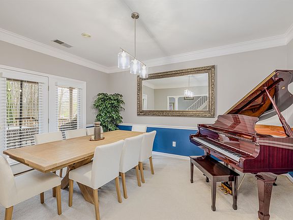 4th image of 946 Spinnaker Ln