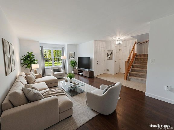 3rd image of 62 Creekside Cir
